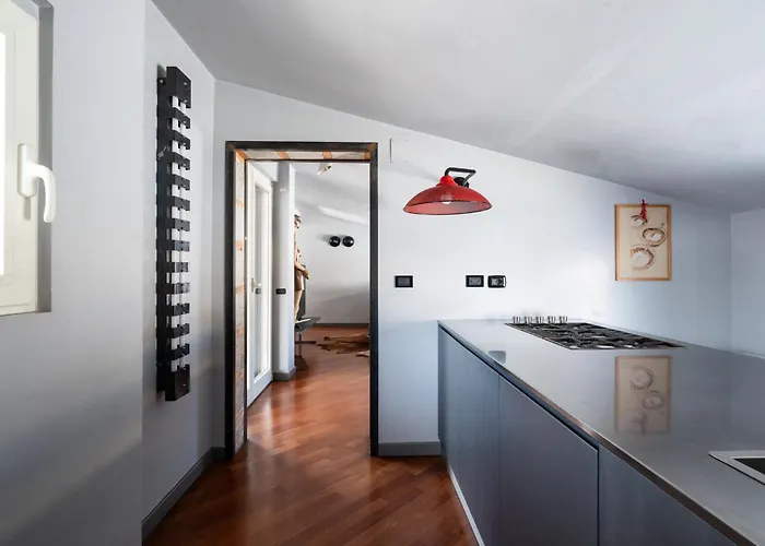 Interno Dieci בארי