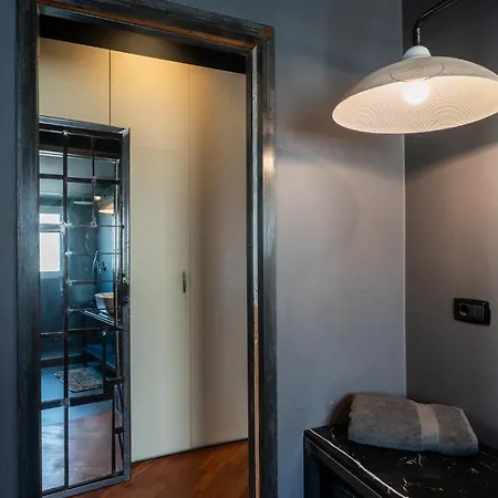 Interno Dieci Daire *